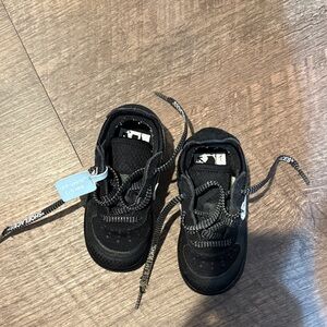 Off-White Kids Black Sneakers